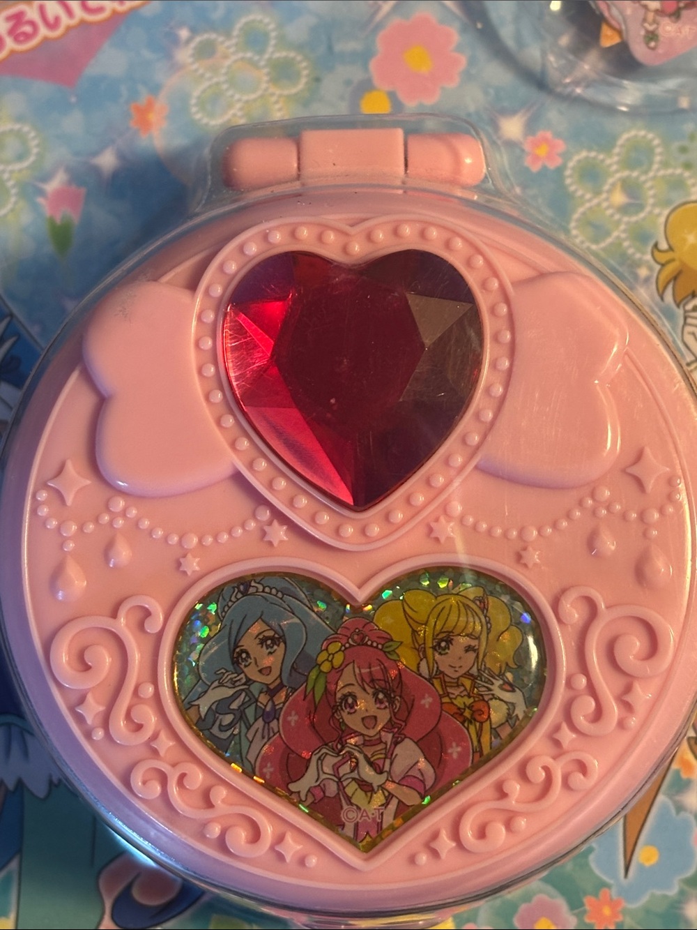 Healin' Good Pretty Cure Compact
Sticker Case & Stickers Set - Picture 3 of 6